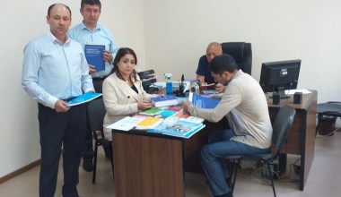  Марказ томонидан Давлат ва ҳуқуқ институтига ҳуқуқий адабиётлар тақдим этилди