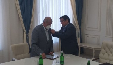 ФАХРЛИ МУКОФОТ МУБОРАК БЎЛСИН