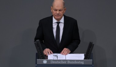 Shols Germaniyada boshpana olish huquqini cheklamaslikka chaqirdi