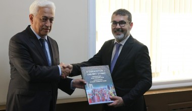 Туркия Инсон ҳуқуқлари ва тенглик институти раиси Муҳаррем Қилич ва Ўзбекистон Республикаси Вазирлар Маҳкамаси ҳузуридаги Миллатлараро муносабатлар ва хорижий мамлакатлар билан дўстлик алоқалари қўмитаси раиси билан учрашувдан фото лавҳалар