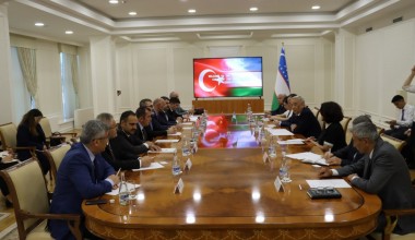 Ўзбекистон Республикаси Конституциявий суди раиси ва Туркиянинг Инсон ҳуқуқлари ва тенглик институти раиси билан учрашувдан фото лавҳалар