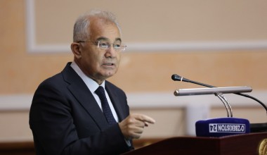 Ўзбекистон Республикаси Олий судида Ўзбекистон Республикаси Олий Мажлиси Қонунчилик палатаси Спикери биринчи ўринбосари, Ўзбекистон Республикаси Конституциясига ўзгартириш киритиш ва ташкилий чора-тадбирларни амалга ошириш юзасидан Конституциявий комиссия раиси, академик Акмал Саидов билан Бош қомусимизга киритилаётган янгиликлар, “Ўзбекистон Республикасининг Конституциясига ўзгартиш ва қўшимчалар киритиш тўғрисида”ги Ўзбекистон Республикаси Конституциявий қонуни лойиҳаси бўйича ўтказилаётган умумхалқ муҳокамалари моҳиятига бағишланган учрашув ташкил этилди.